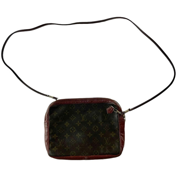 Sold at Auction: Louis Vuitton Crossbody Side Bag - Lot 902