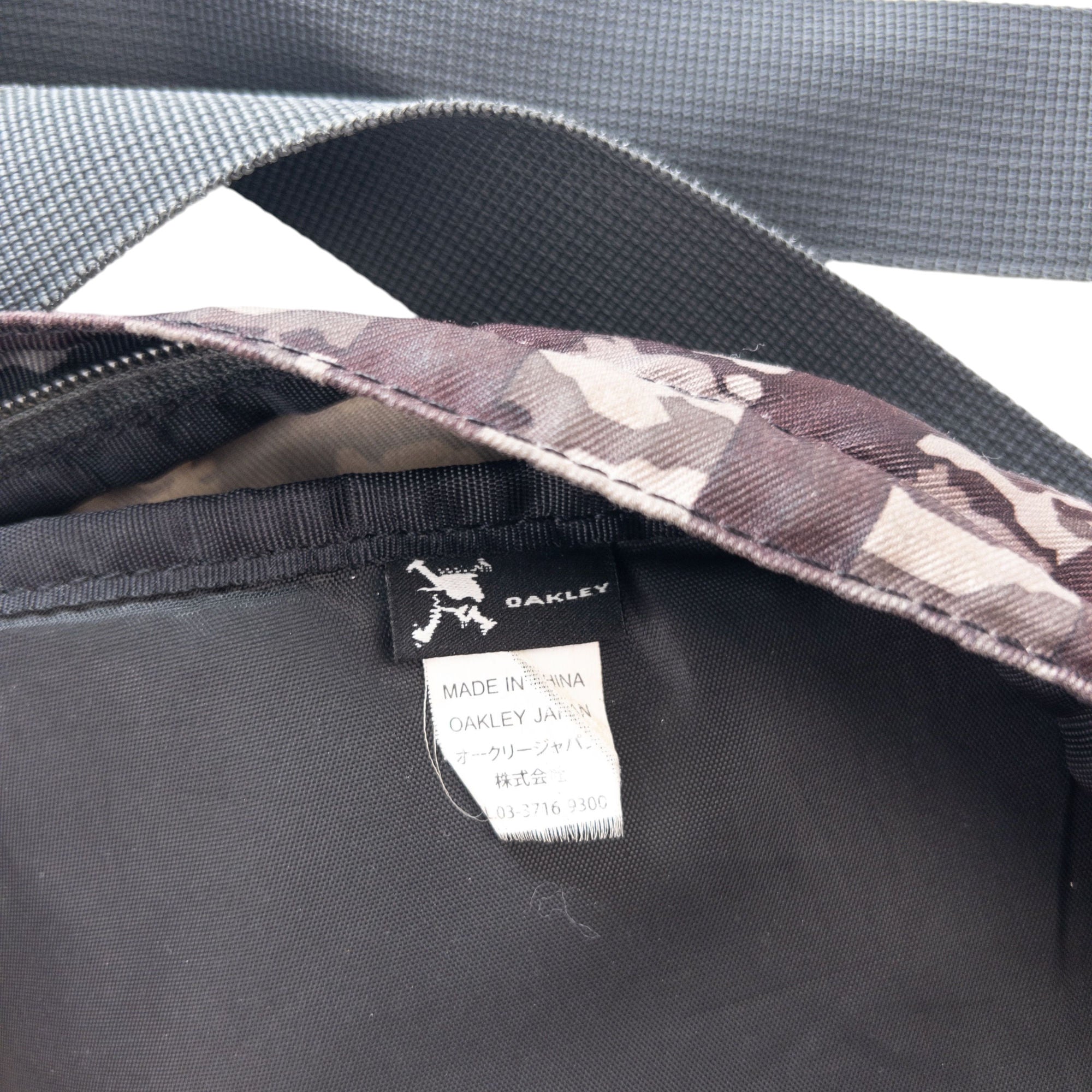 Vintage Oakley Camo Sling Bag